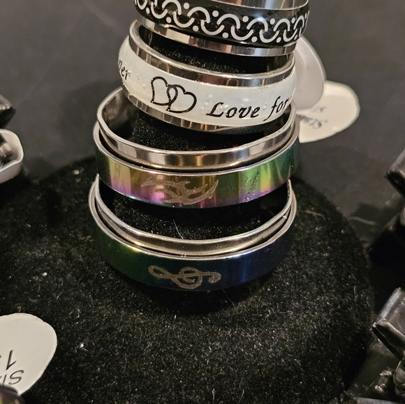 Rings Y - Picture 3 of 10